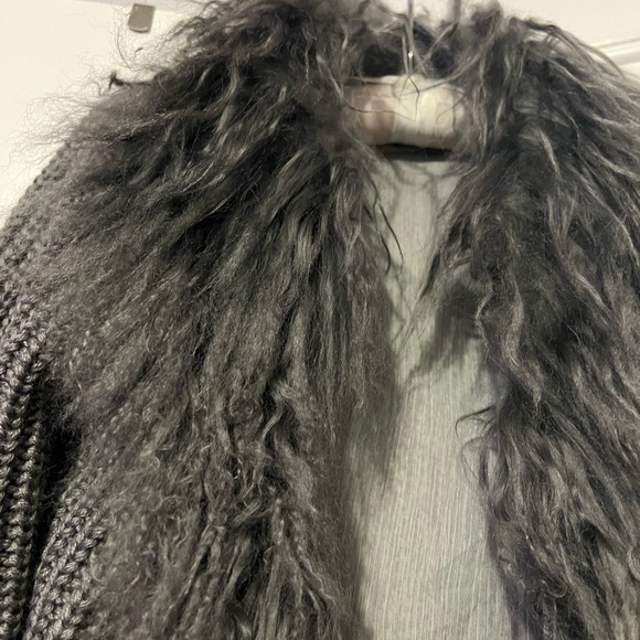 Mongolian lamb grey cardigan - Picture 3 of 14